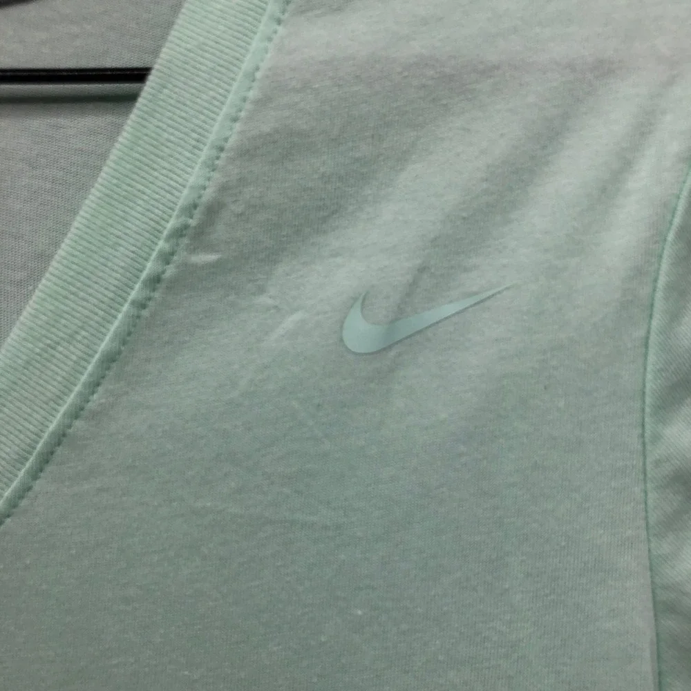 Nike Dri-FIT V-Neck T-Shirt Womens Small Mint Green Cotton Blend Activewear Slim
